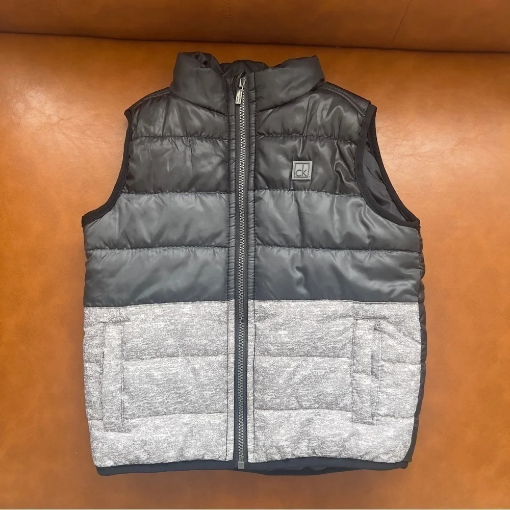 Calvin Klein Jeans Boys Size 24 months Black Gray Puffer Vest